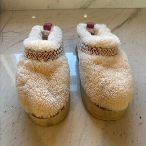 Cozy Cream Ugg platform slippers